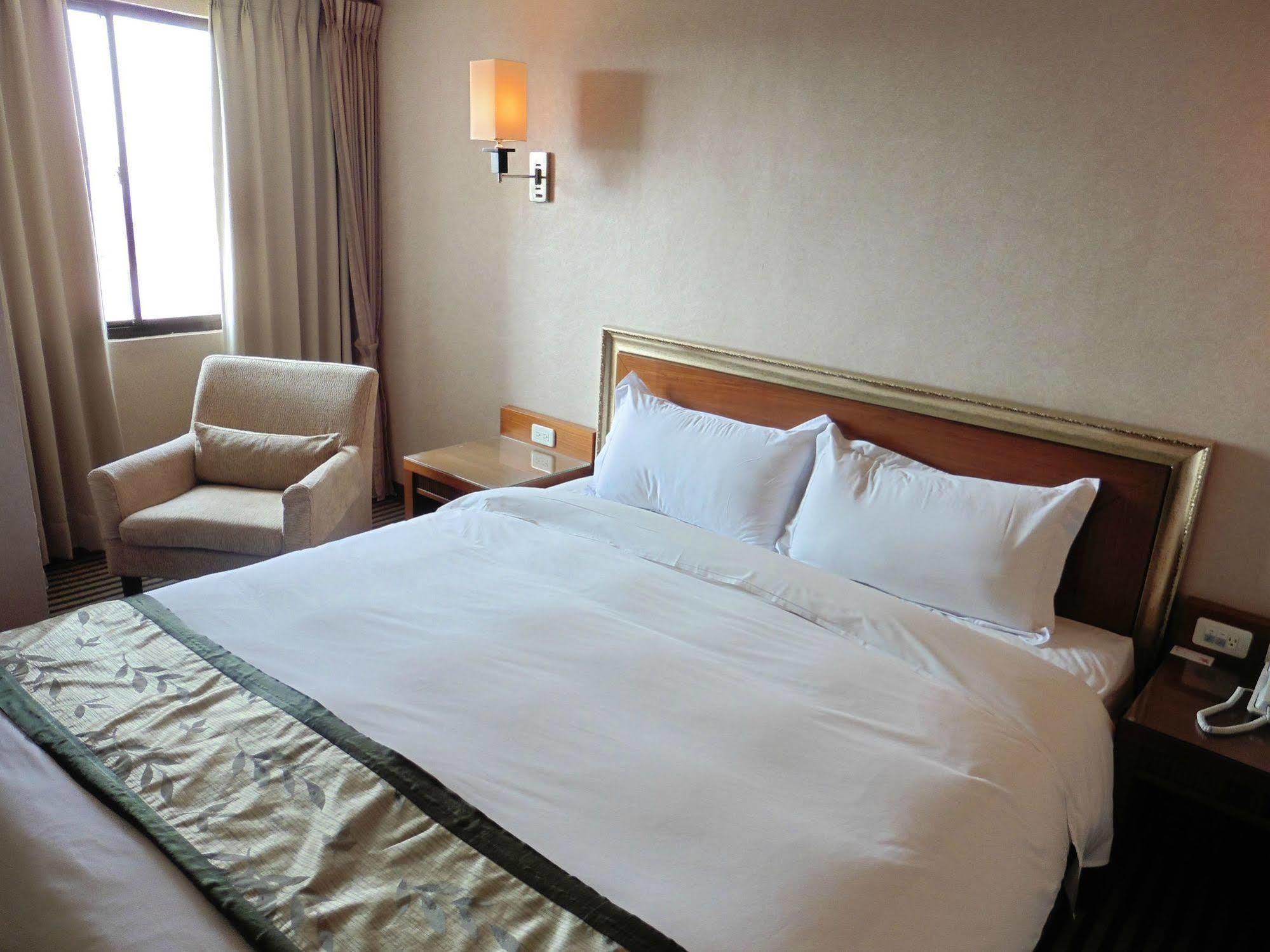 Tapeng Bay Holiday Hotel Donggang Extérieur photo